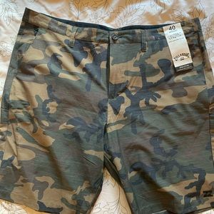 Billabong size 40 comfort stretch shorts